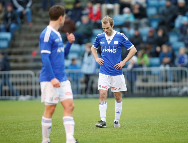 Helsvart i sommervarmen på Grorud