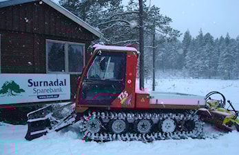 Ny løypemaskin i Holtamoen, så nå venter vi bare på at det skal bli nok snø!