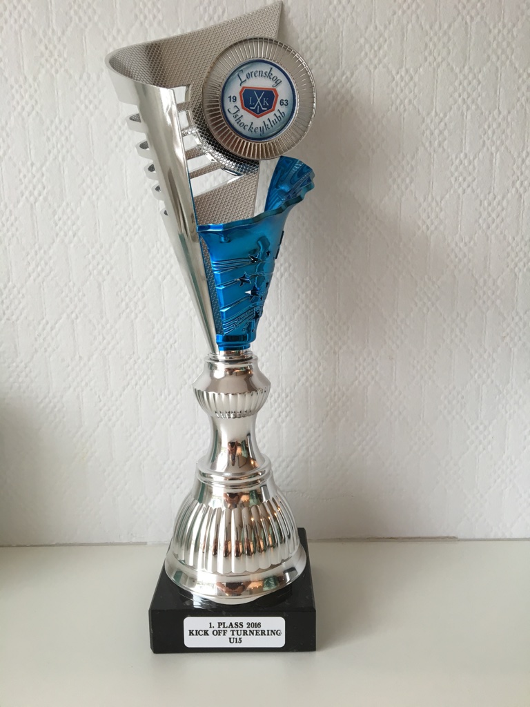 Sesongåpner med seier i Poweradecup.