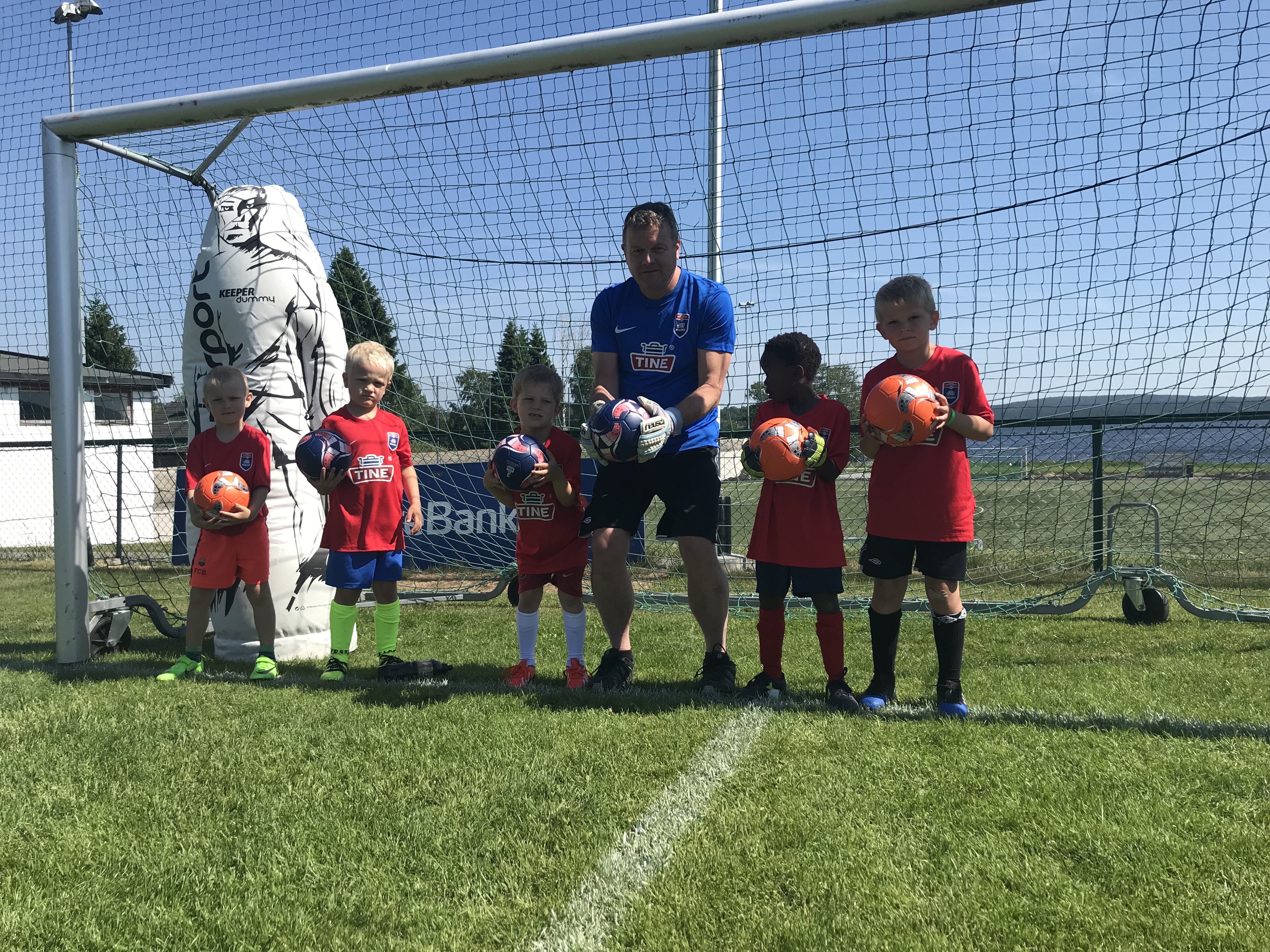 Morsom keepertrening på Tine Fotballskole