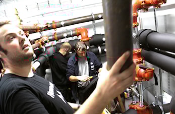 Folksomt i teknisk rom