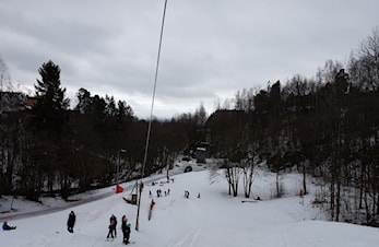 Fullt liv i Husebybakken