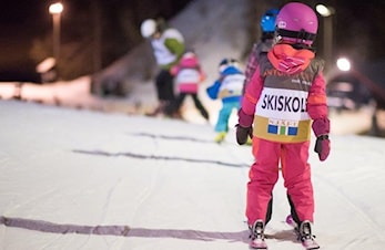 Har du barn født i 2011 eller senere? Bli med i Njård Alpin sin U8-gruppe!