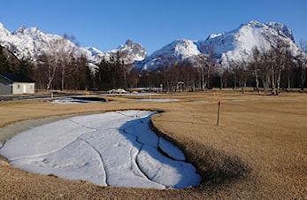 Banen er fortsatt vinterstengt. Dugnad lørdag 21. april