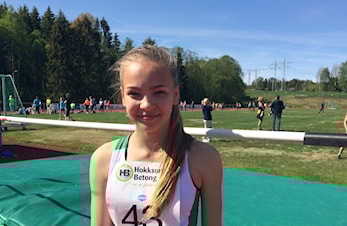 Eiker Kvikk: Sterkt av flere, Hannah(13) hoppet 1,45 i høyde
