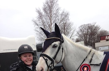 Første utestevne på Åros ridesenter.