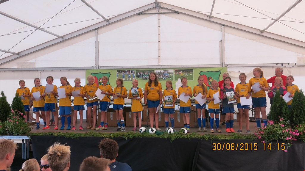 J04-05: Innendørs fotballtrening starter fredag 8. januar 2016