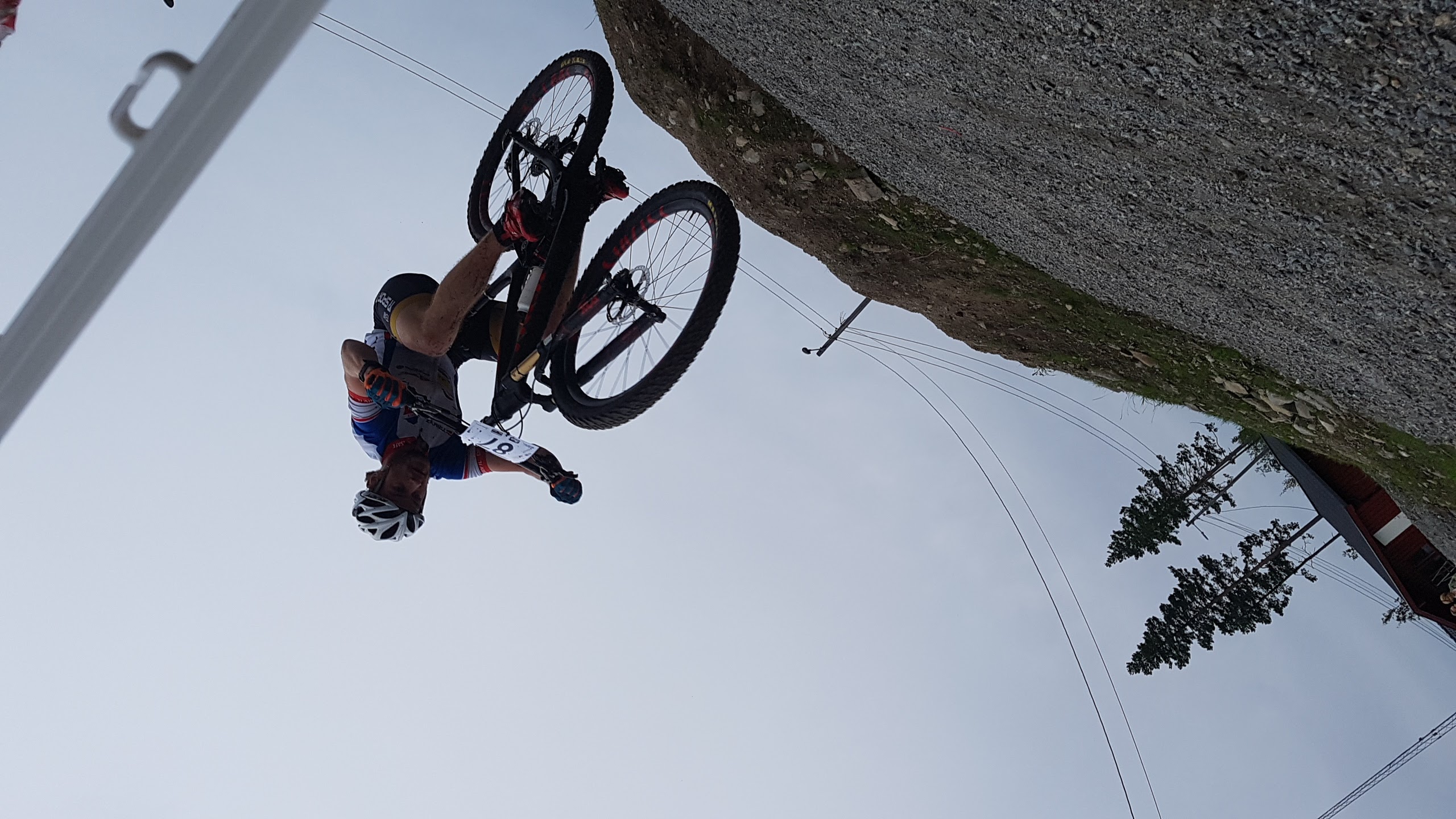 Dugnad i terrengløypa 4. november