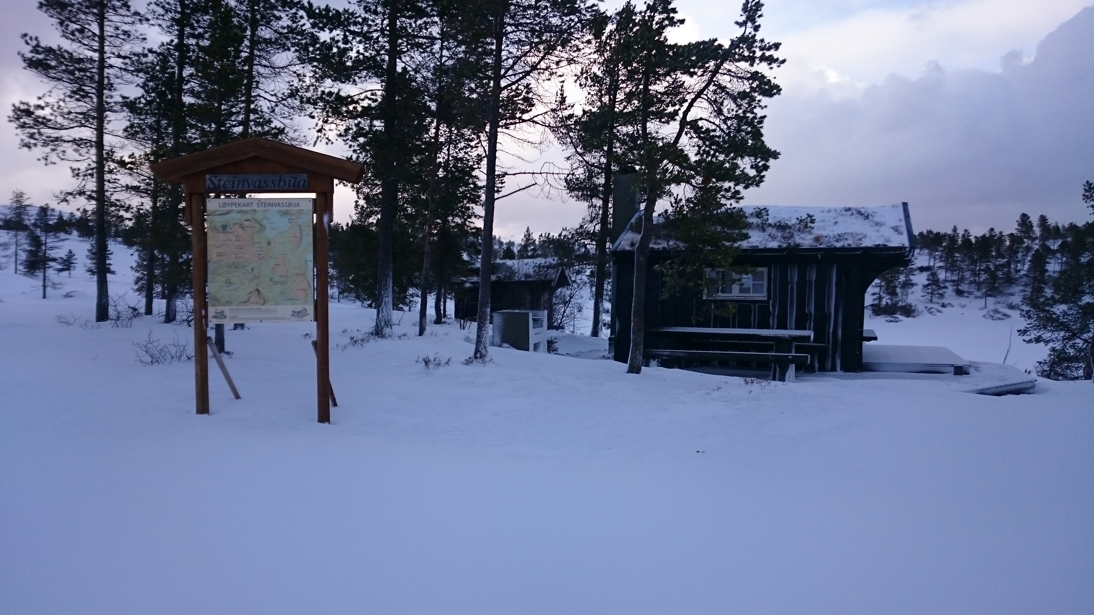 Fredag 12/2-16: Nykjørt løype til Steinvassbua - silkeføre