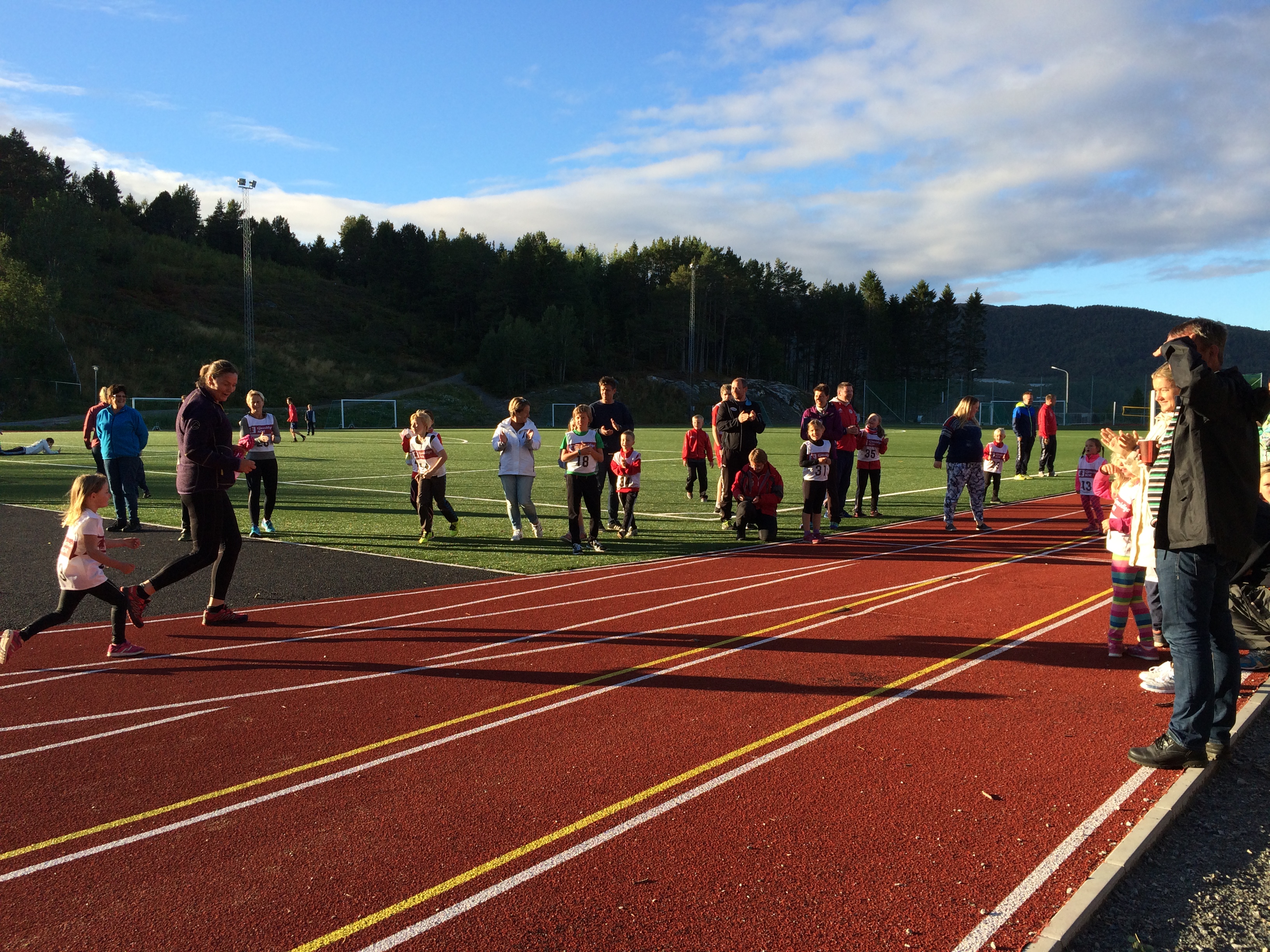 Friidrettstrening for barn fra 6-12 år.