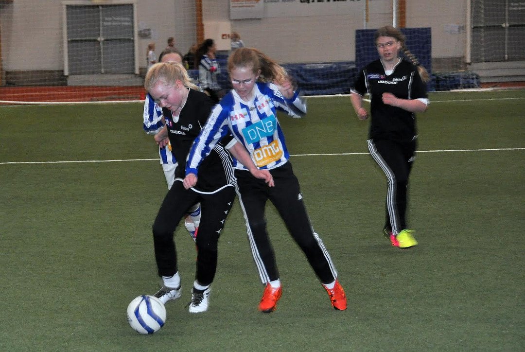 Damefotballen går lyse tider i møte