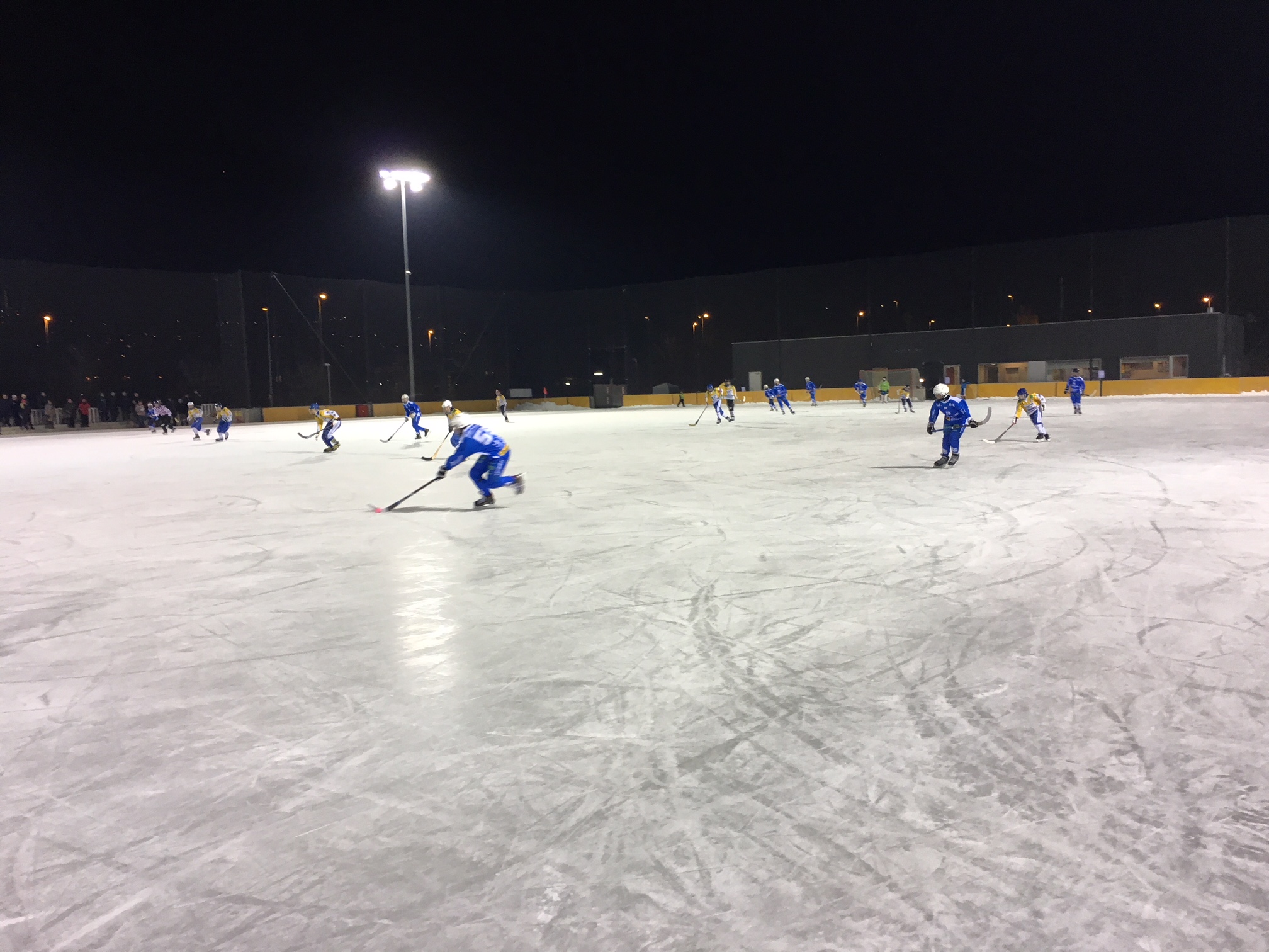 SMÅGUTT MED PANGÅPNING PÅ ÅRETS SESONG