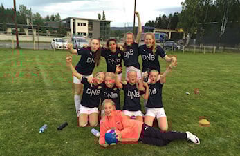 SIF J13 med sterk borteseier i årets første kamp