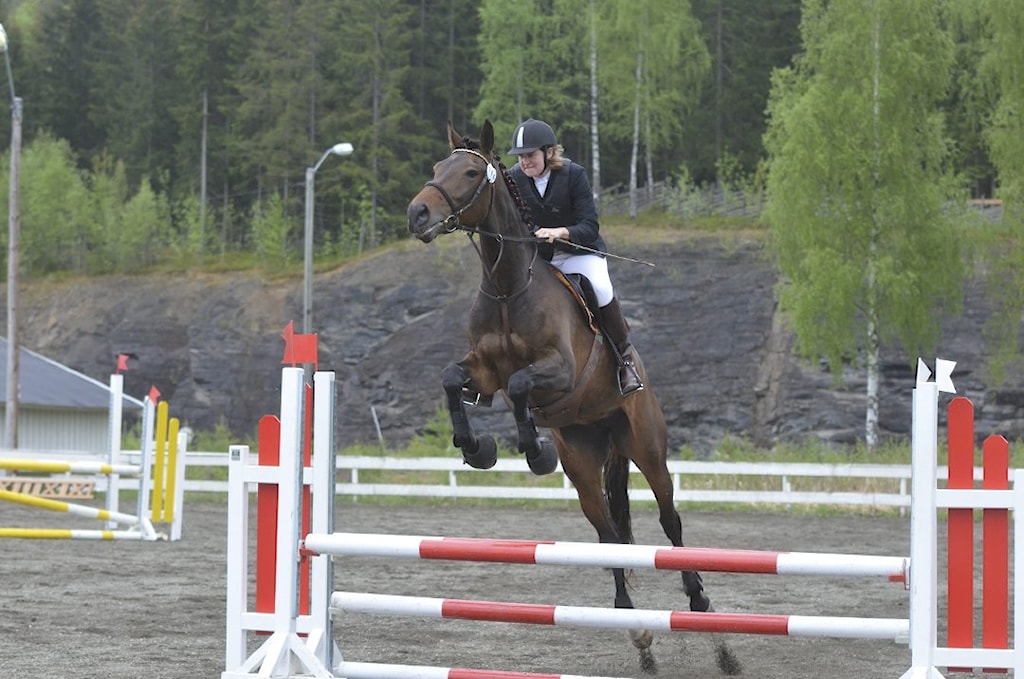 NUMMER TI: Sanna Ederwall og Elba la Haya ble nummer fire i klasse 90 centimeter og ti i klasse 80 centimeter.