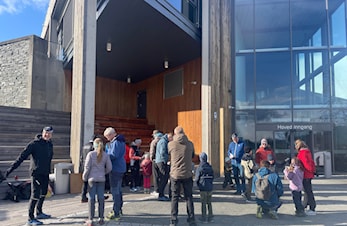 Yrende liv i skoleområdet på Gimse