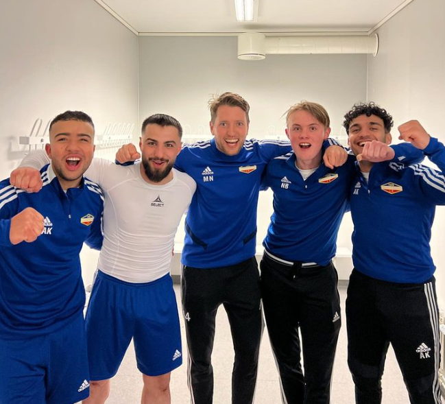 Seniorfotballen ruller igjen