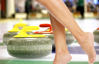 Stor tro på nytt prøveprosjekt: – Nudistcurling er garantert suksess!