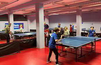 Gøy med familiebordtennis!