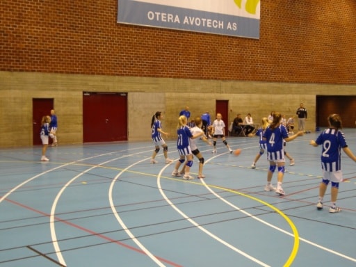 Her spiller J12-2 mot Graabein.