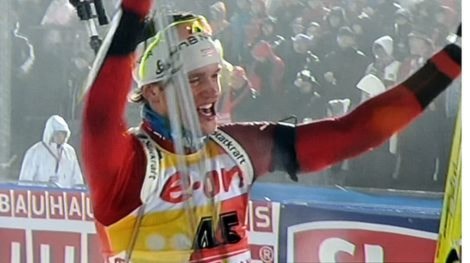 Etter målgong i Oberhof. Foto: NRK