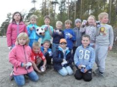 Premieutdeling for gruppe 1 på barneidrettsskulen. Foto: Margunn Hjelmeset