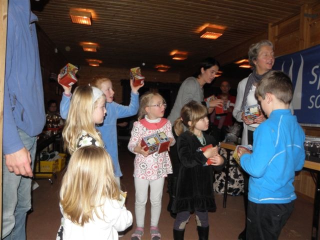 Premieutdeling nær-o-løp samanlagt. Foto: Sigbjørn Kirkeeide