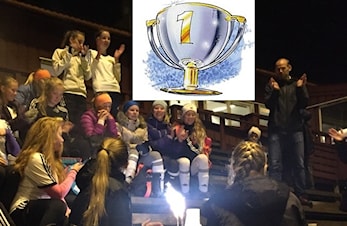 Lommedalen Jenter 16 og Jenter 14 er seriemestere i fotball!