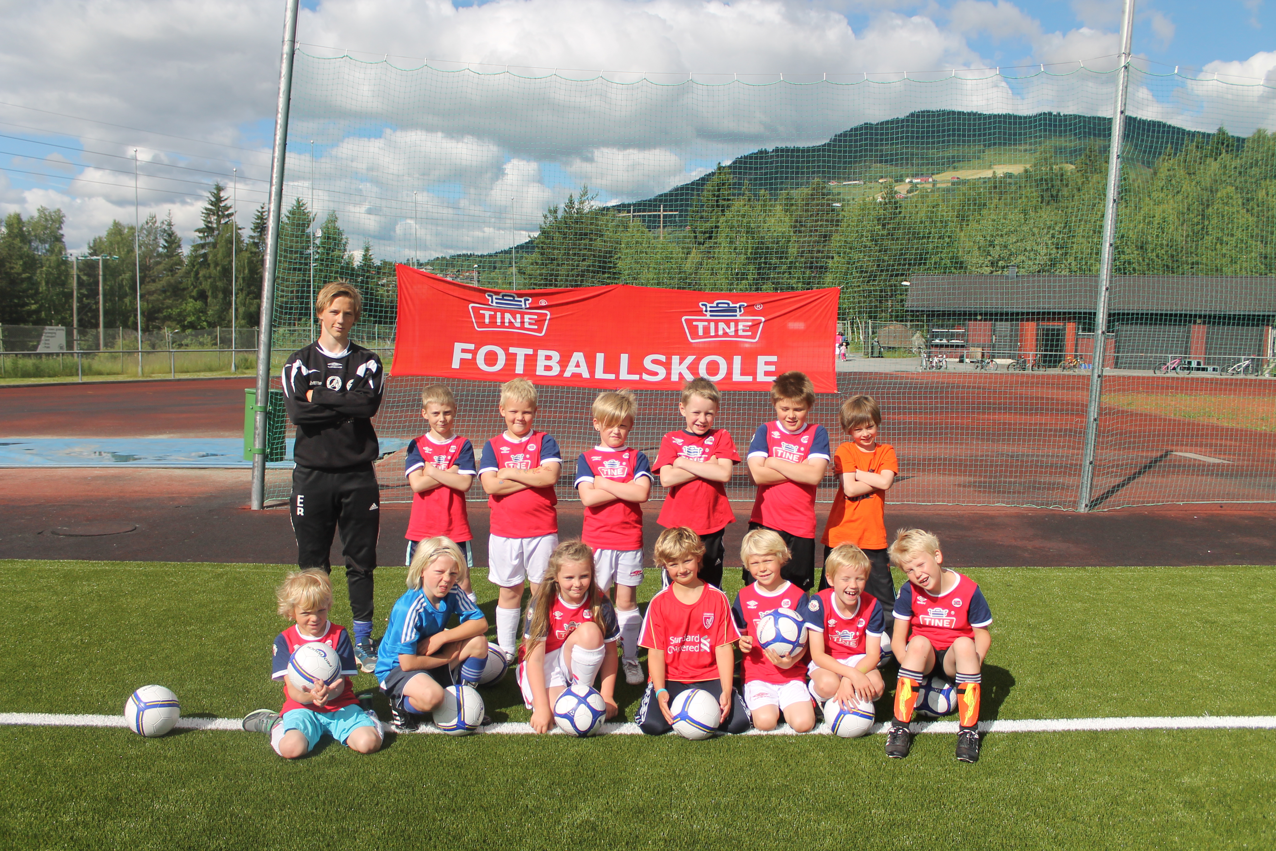 HFK SINE TINE FOTBALLSKOLER I AUGUST
