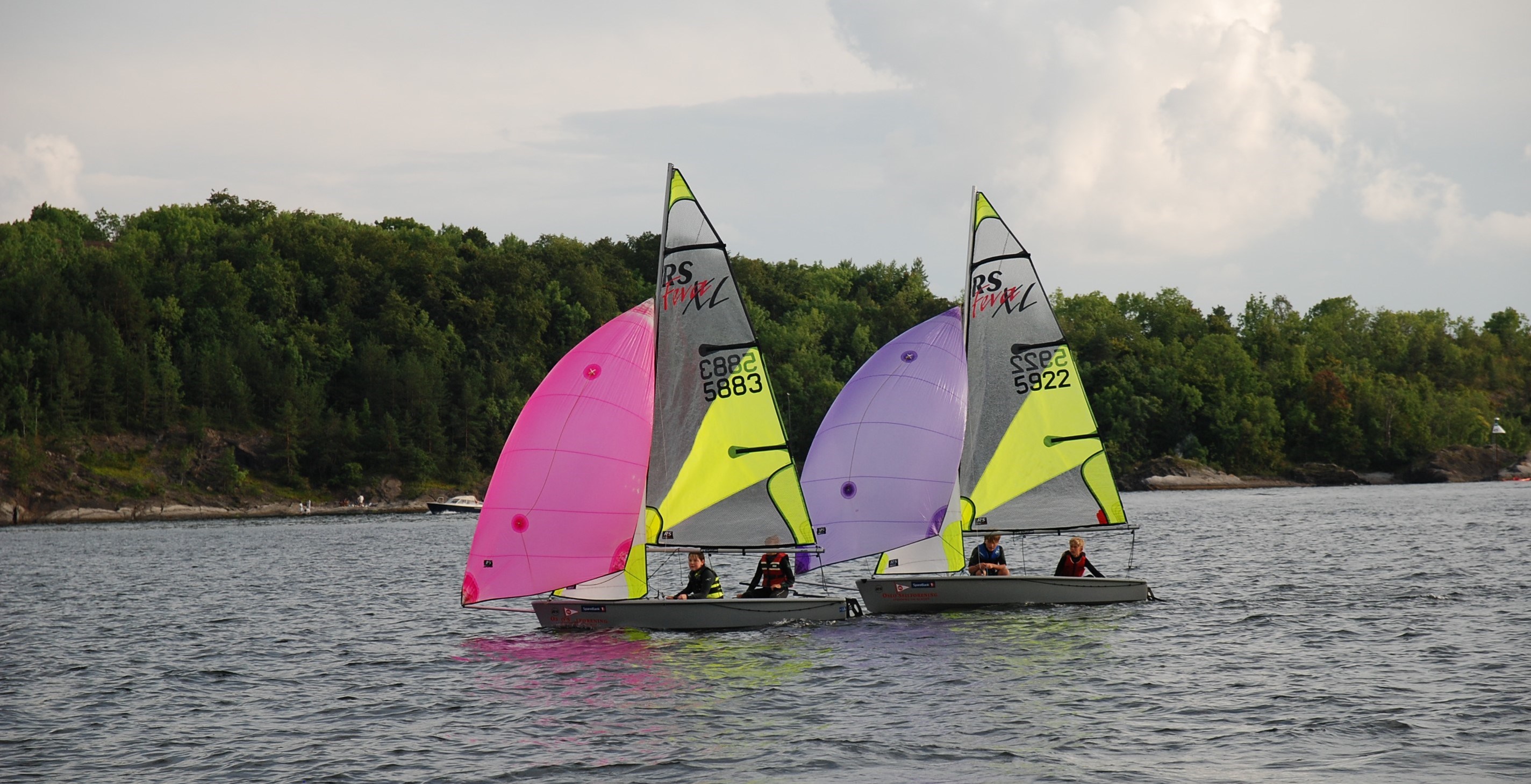 Blir med i ungdomsgruppa på torsdager.
