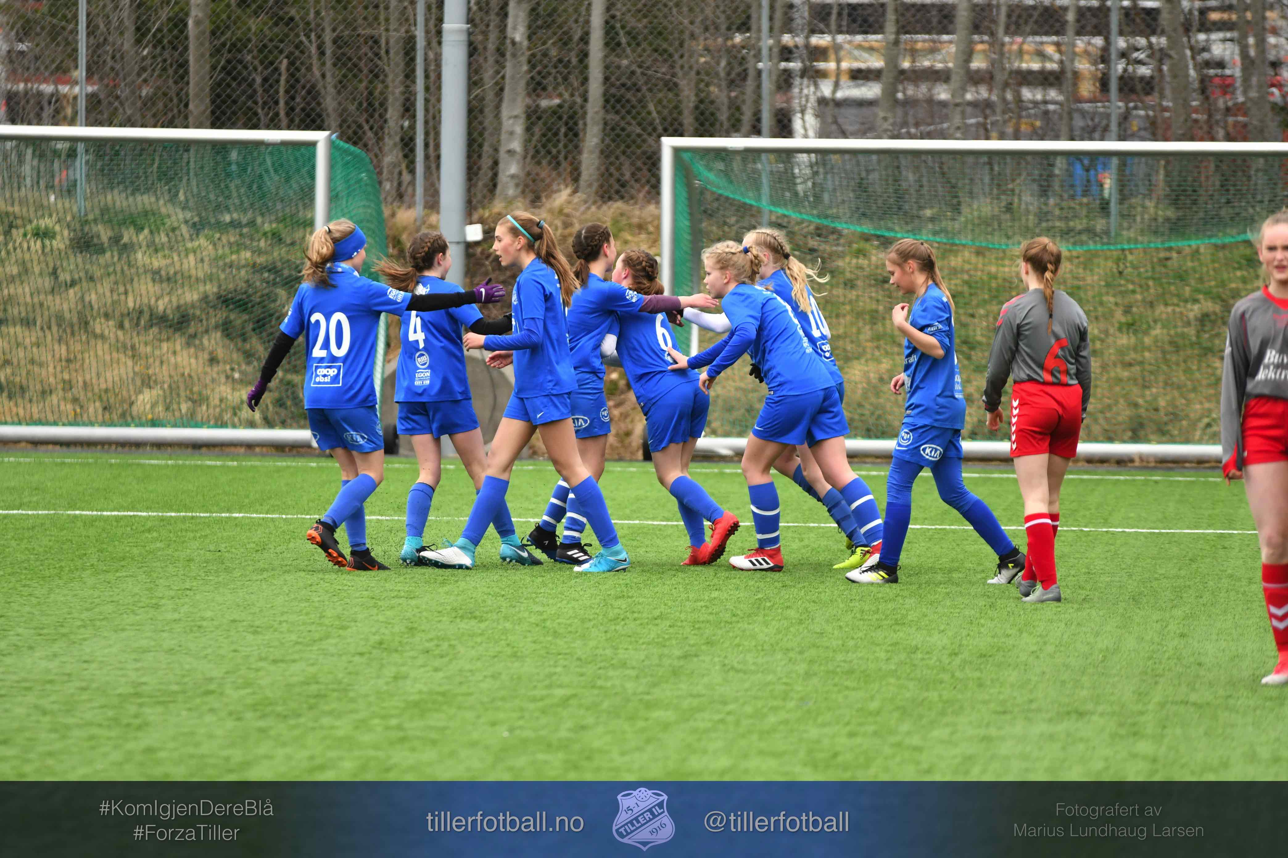 Bilder fra J14-kampen