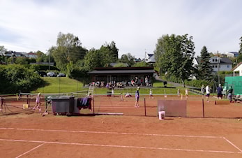 TENNISLEIR PÅ GRUSBANE 7 og 8 MAI