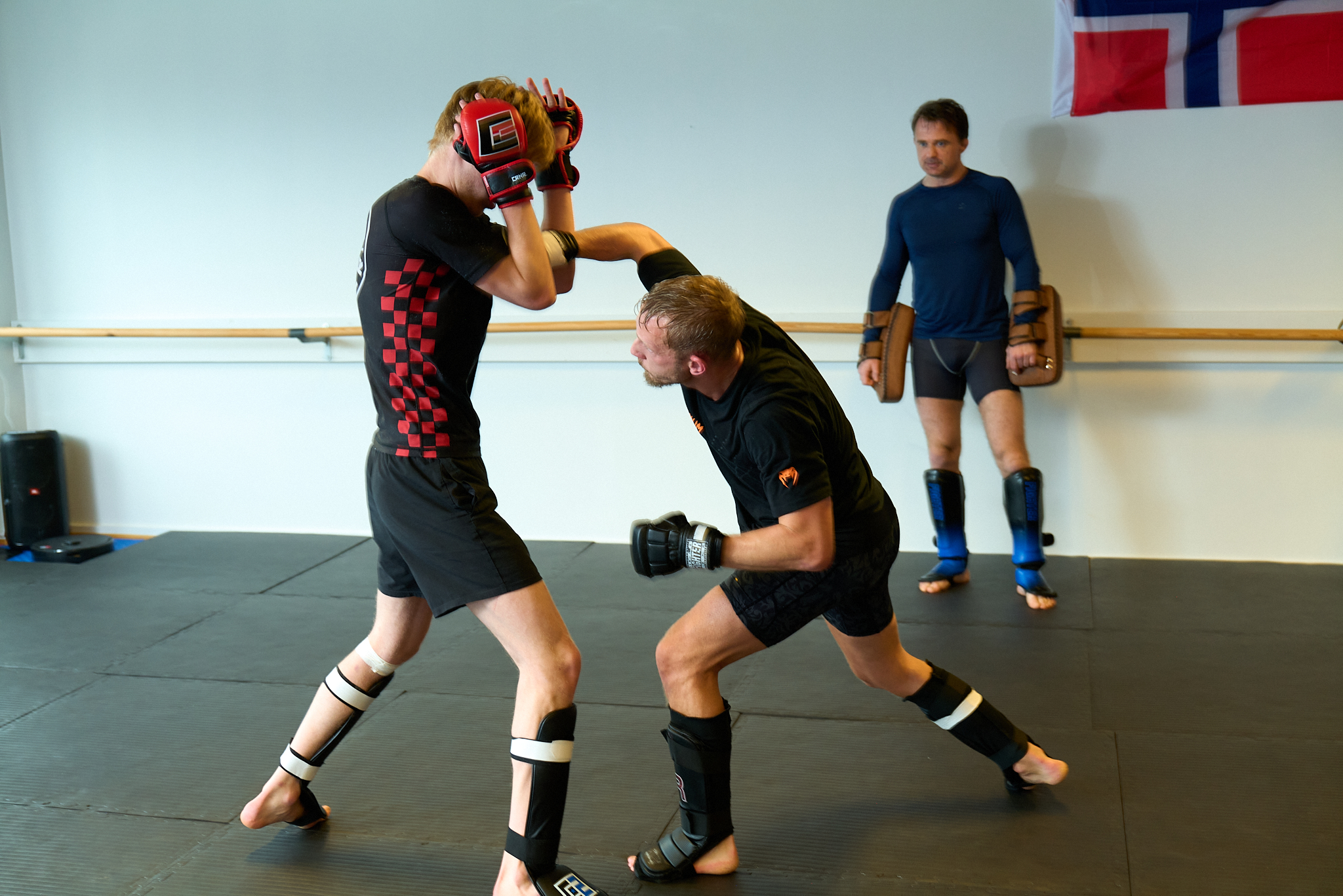 Våre utøvere trener MMA 