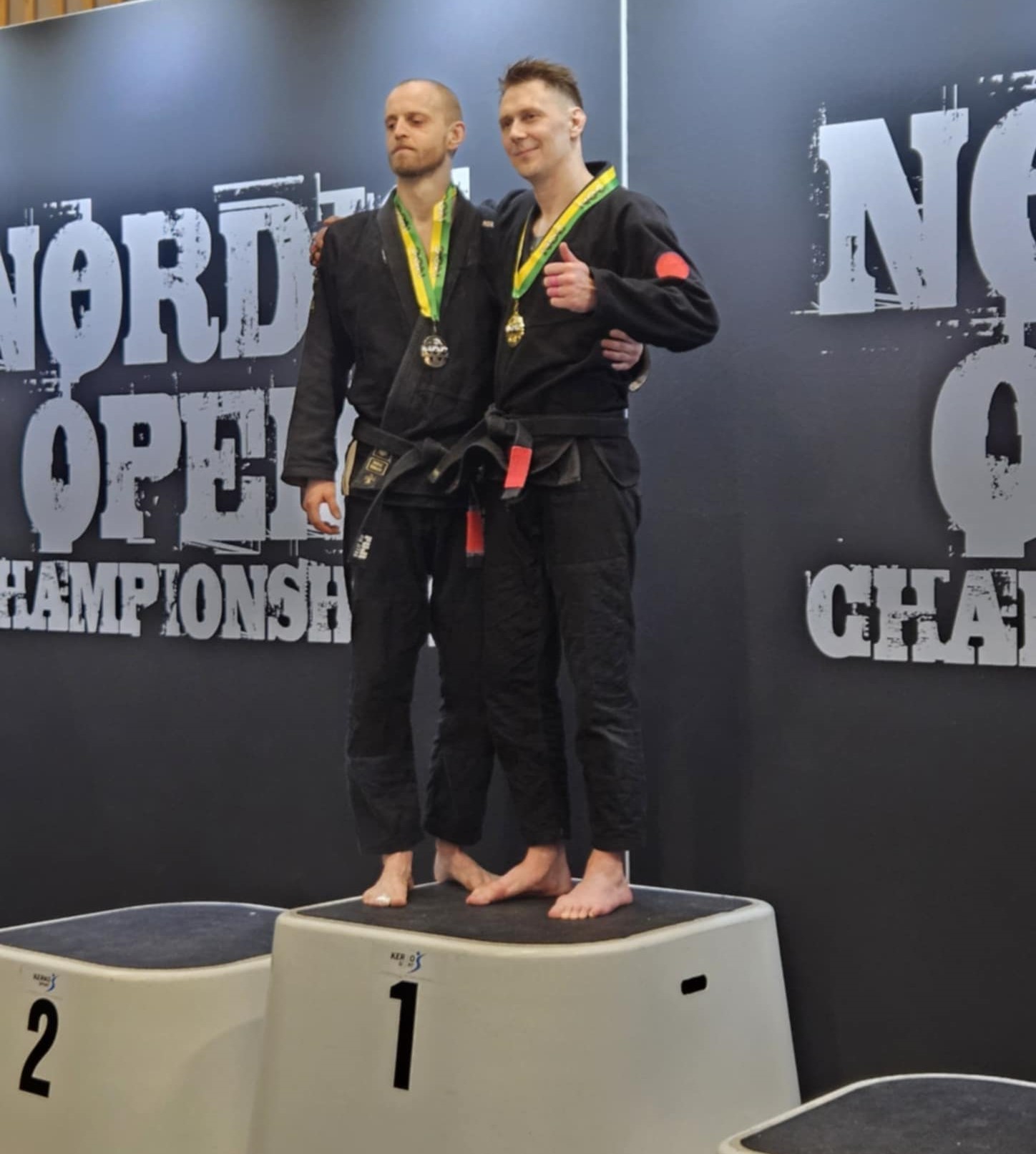 EJJs hovedtrener Max D'ronin konkurrerer i Nordic Open