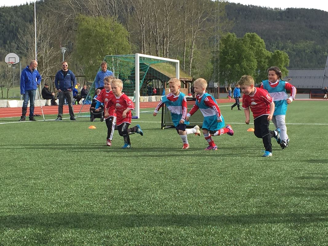 Barnefotballens dag 30. april 2016