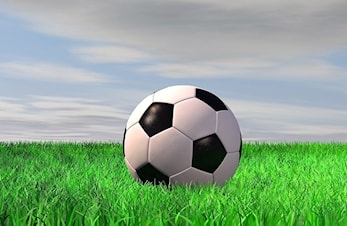 Sakte men sikkert tilbake til en normal fotballhverdag.
