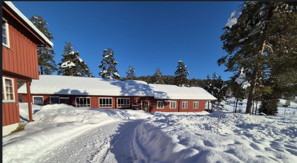 Liabu og uteområdet om vinteren