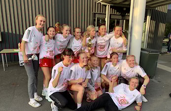 Jenter 2006 tok gull i Haslumcup 2019!